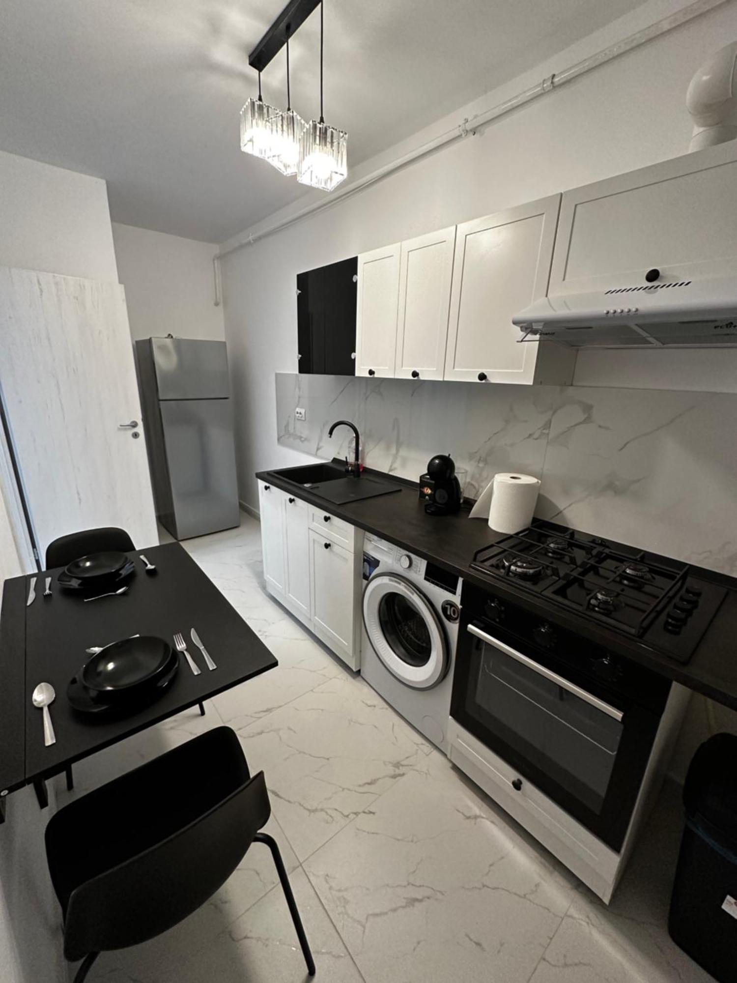 Stylish Apartment Militari - Parking Spot Chiajna Екстер'єр фото